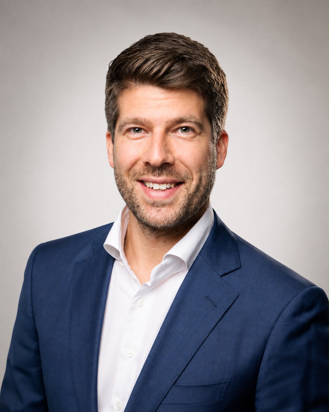Manuel Nikolaou im Beratungsgespräch